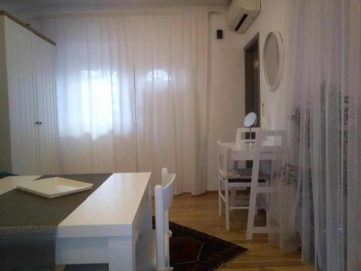Apartments Maris Porec 0*,  Croatia